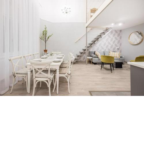 Spacious and charming apartment in the centre