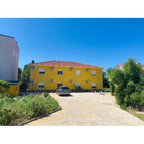 Spacious apartment close to the sea in Split area