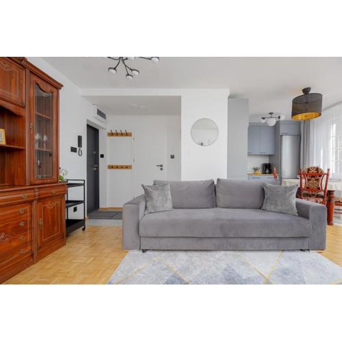 Spacious Apartment Close to Warsaw for 5 people by Noclegi Renters