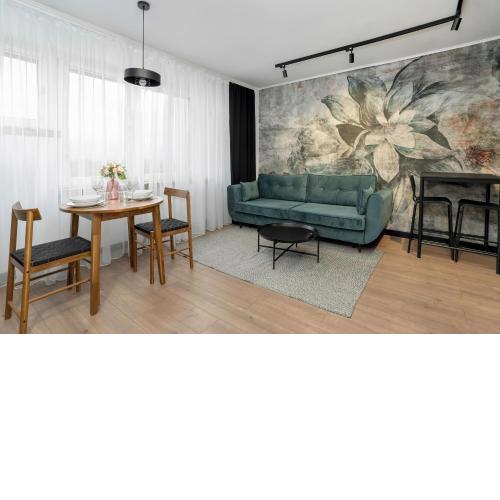 Spacious Apartment in a quiet area of Poznań by Noclegi Renters