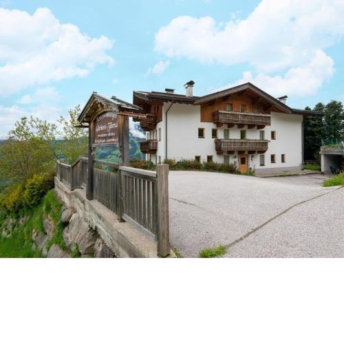 Spacious apartment in Stummerberg with terrace