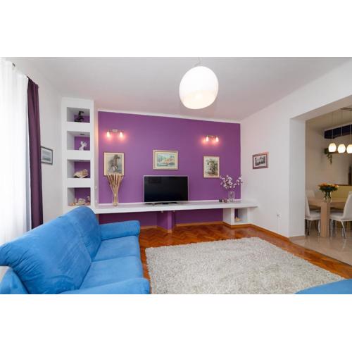 Spacious Apartment in the center-Aspalathos