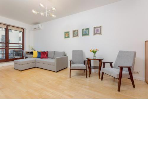 Spacious Apartment Near the Vistula River by Noclegi Renters