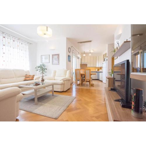 Spacious apartment on a great location -Apartment Kuhta