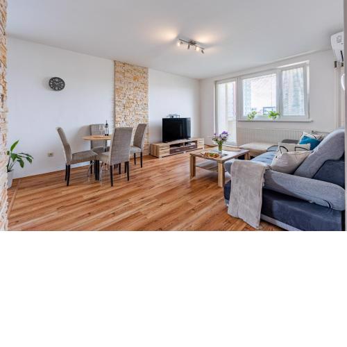 Spacious Apartment with AC and stunning views