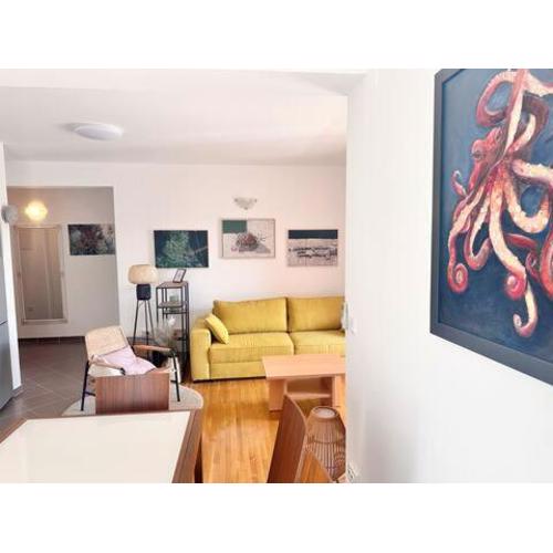 Spacious Apt in Tisno Near Garden Resort – 4 Min