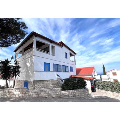 Spacious Apt with Panoramic Sea View