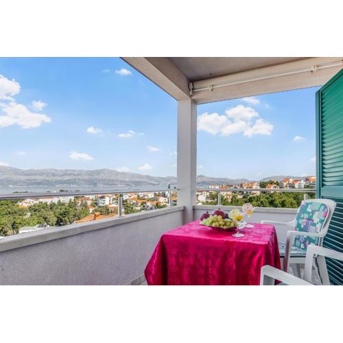 Spacious & Charming Apartment 128 m2 with Sea View