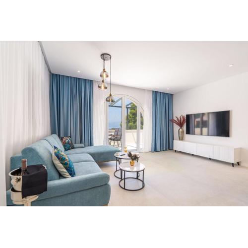 Spacious Condo 2-Bedroom Apartment Raat