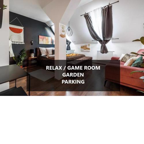 Spacious flat & parking possibility, 3 stops to Wenceslav square