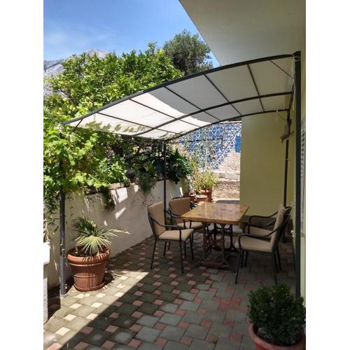 Spacious garden house, Orebić (4+1)