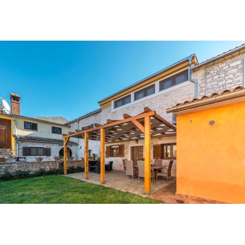 Spacious holiday home Guran