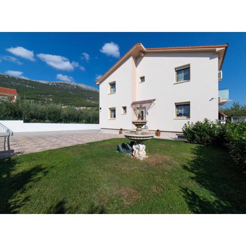 Spacious Holiday Home with Pool and Hot Tub in Kastel Stari
