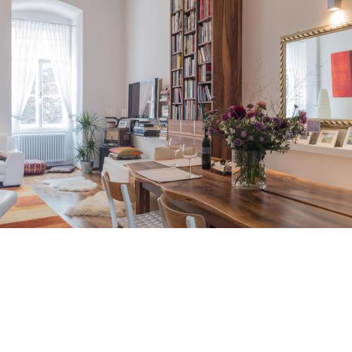 Spacious old town luxury apartment