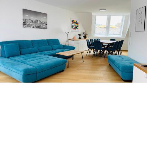 Spacious Penthouse Apartment - 4 rooms for up to 10 guests - contactless check-in