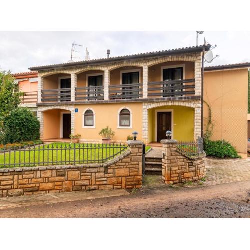 Spacious Pet-Friendly Stay