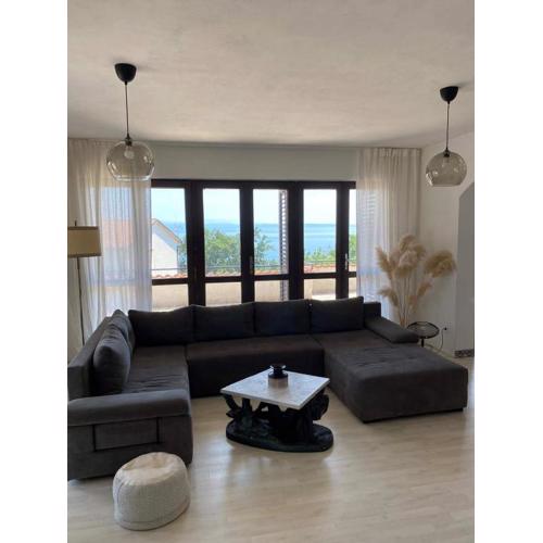 Spacious Seaview Terrace Apartment - Free Parking- Lovran