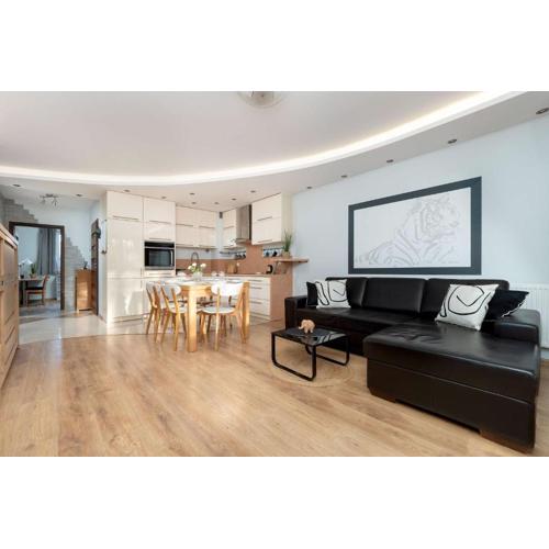Spacious Two-Bedroom Apartment with 2 Parking Spaces by Noclegi Renters
