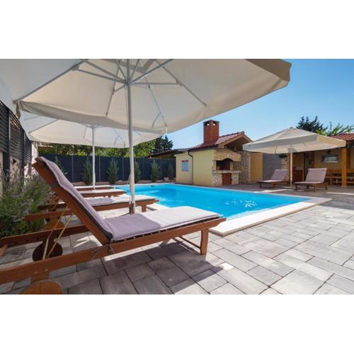 Spacious Villa Malina with pool - by TA Leut Agency