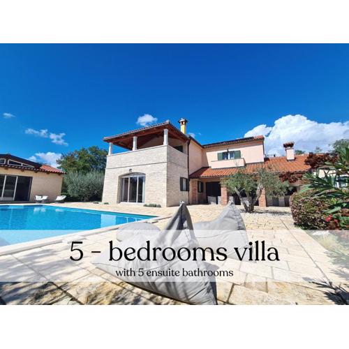 Spacious villa with pool, indoor jacuzzi and sauna near Poreč