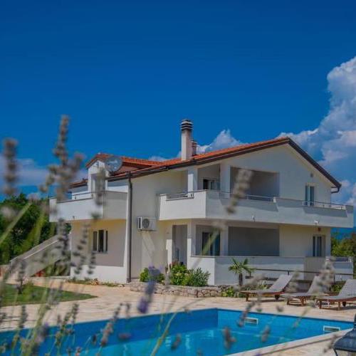 Spacius Villa, Heated Pool, near Makarska and Split