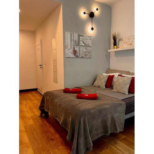 Special 1 Bed room Condo Warszawa Center