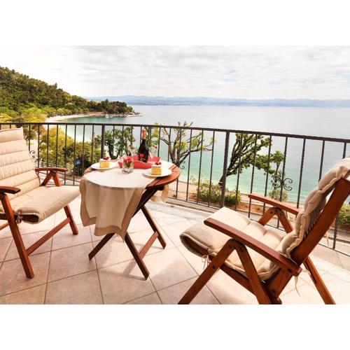 Splendid Beachfront Medveja Apartments