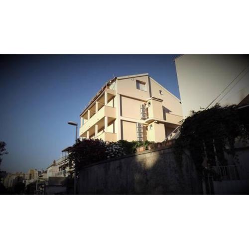 Split Holidays 11