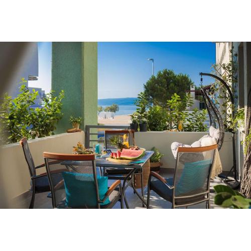 Split SEA SIDE studio apartment with terrace