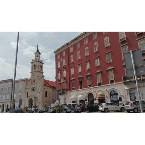 Split studio Irisha