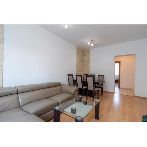 Spodek 2-Bedroom Apartment