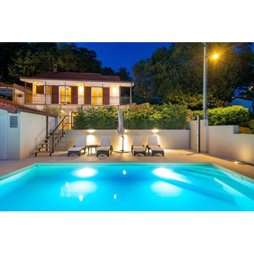 SROK luxury apartment with pool