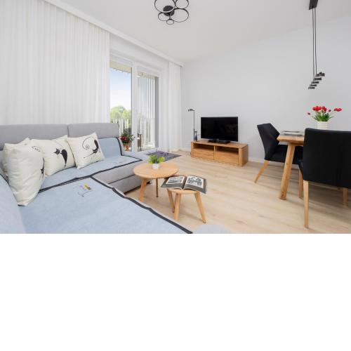 Stacja Wola Nowoczesny Apartament z Balkonem i Parkingiem Warszawa by Noclegi Renters