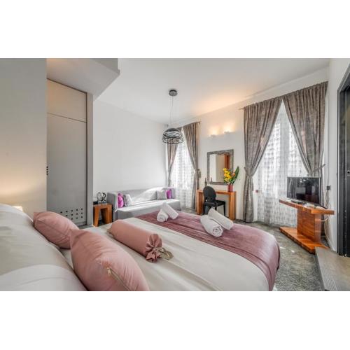 Starlight Luxury Suites