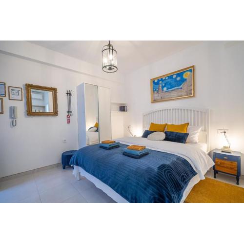 STARRY NIGHT Studio Apartment