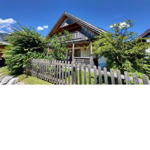 Stodertraum 6 "Glockenblume" by Alpenidyll Apartments