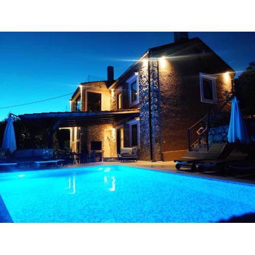 Stone hause Noa