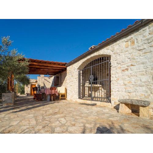 Stone House Lozica