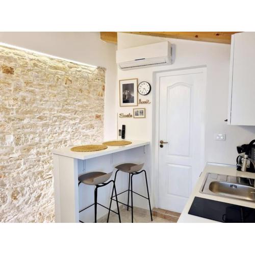 Stone House Mate