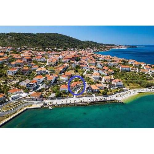 Stone house on the Batalaža Beach - Kali