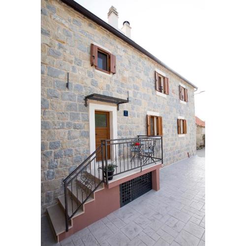 Stone house Oršulica
