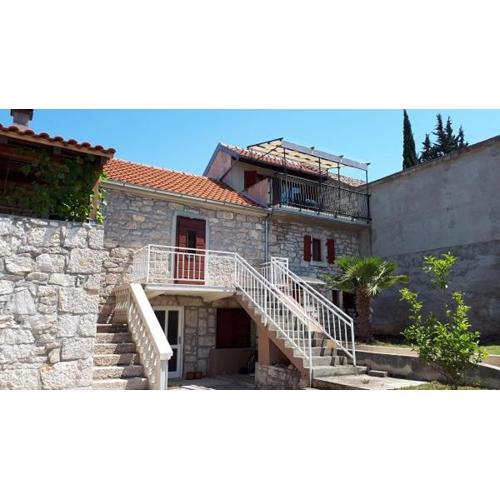 Stone house Porat, 100m from beach Porat