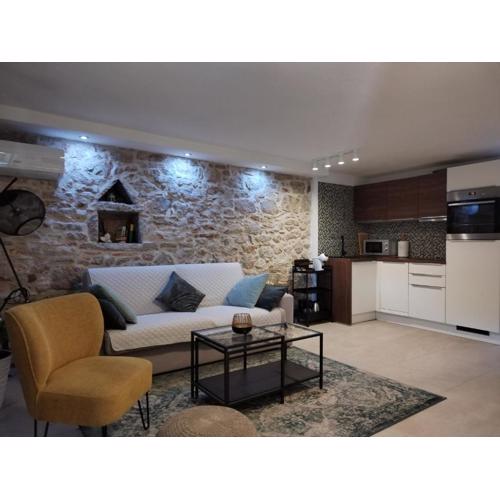 Stone house, Svirče, Hvar