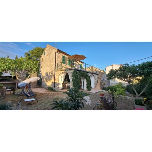 Stone House with garden Laganini