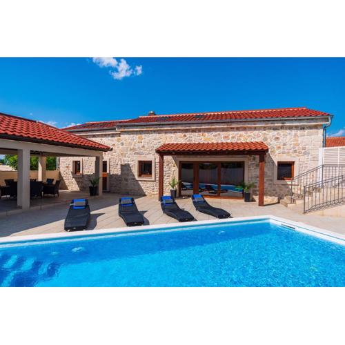 Stone villa Miandri