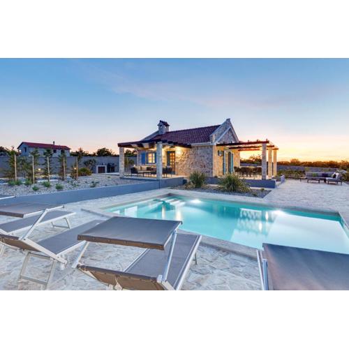 Stonehouse Milan