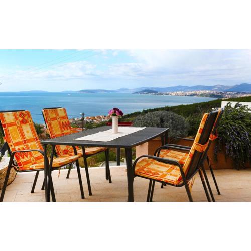 Strandnahe Ferienwohnung Mit Terrasse