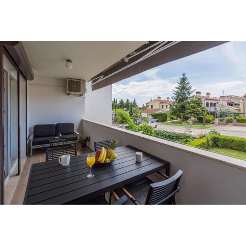 Strandnahes Apartment In Porec Für 4 Personen