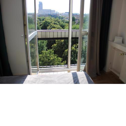 Strict center Warsaw comfortable apartment, 10th-floor with beautiful view on the park and skyscrapers, free WiFi, self check-in/out