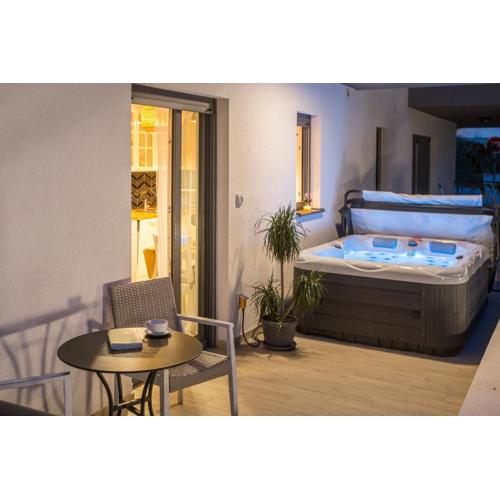 Studio and hot tub